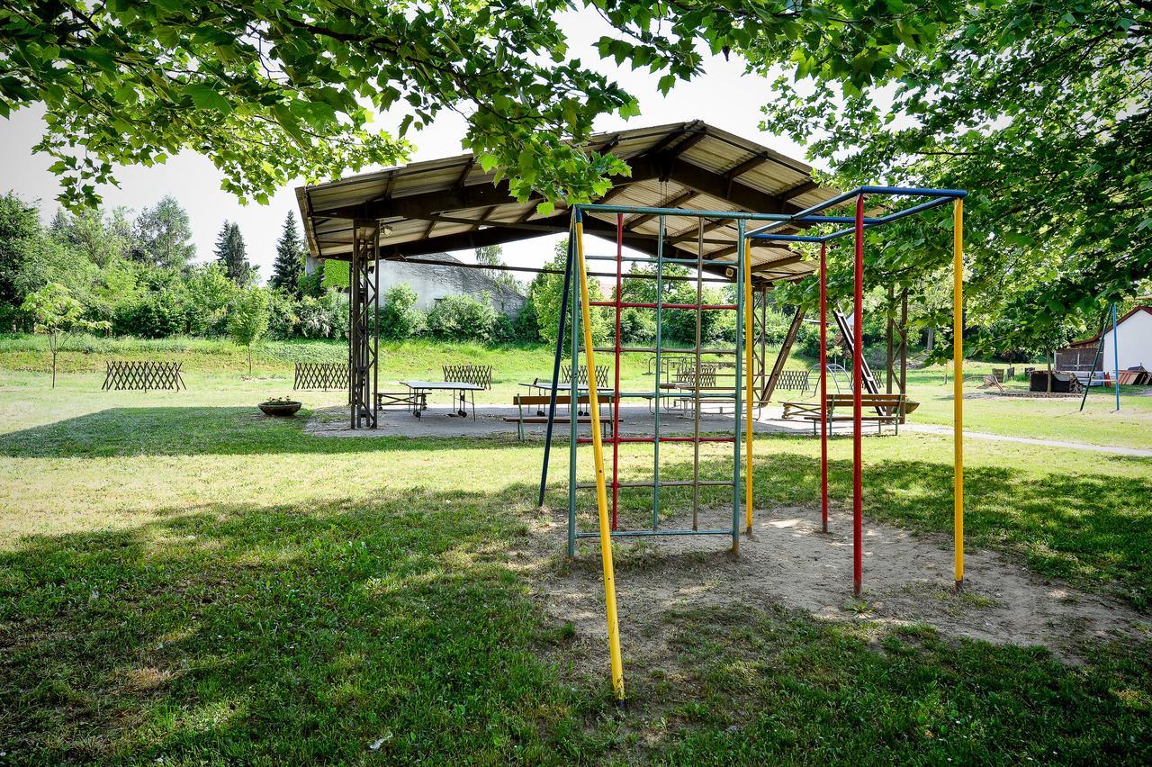 Oliver Inn Balatonlelle Exterior foto